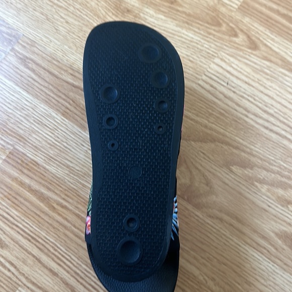 Johnny Was Shoes Johnny Was Aruba Pool Slides Size Poshmark